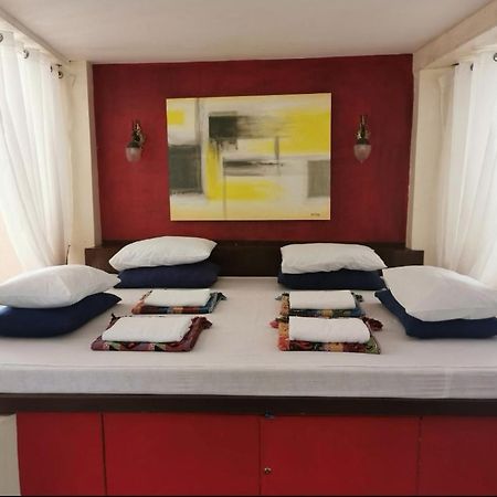 Taal Casa Conchita Bed & Breakfast מראה חיצוני תמונה